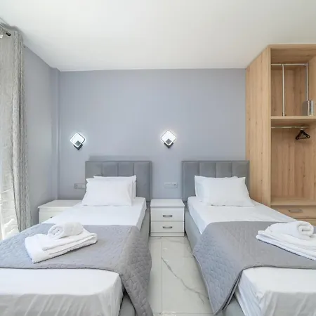 Luxury Ora I *