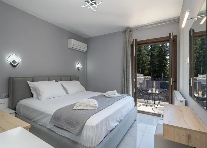 Luxury Ora I Agia Efimia